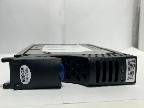HD EMC 600GB 15K 3,5 FC 4GB 005048952 118032661-A01 005049694 - Imagem 2