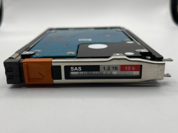 HD EMC 1.2TB 10K 2,5 SAS 6GB 005052303 - Imagem 2