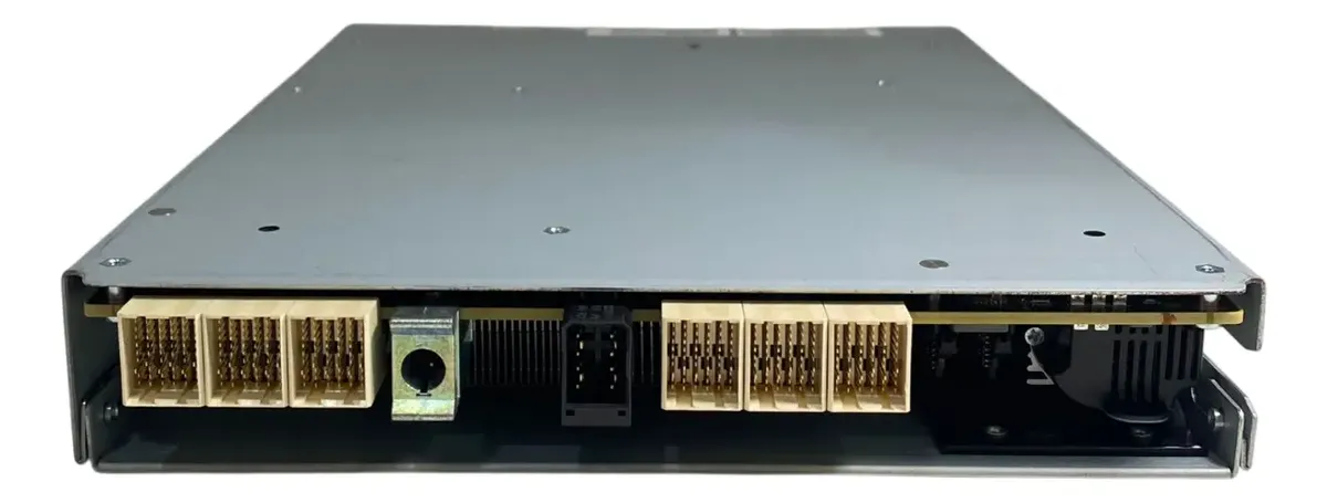 IBM CONTROLADORA V3700 6GB SAS 00AR108 00RY382 00AR104 - Imagem 3