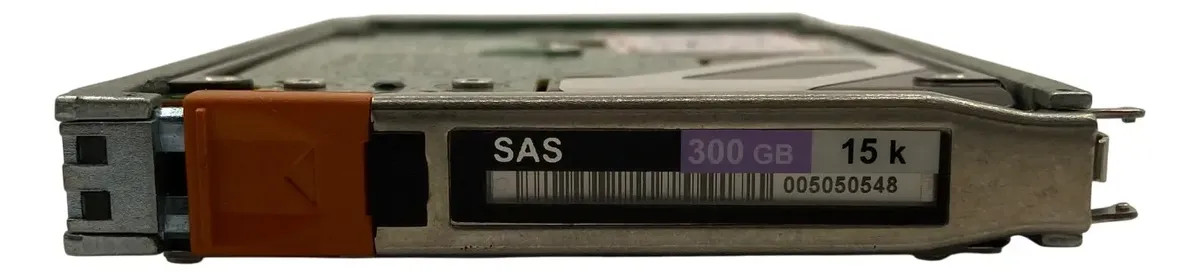 HD EMC 300GB SAS 15K 6GB SAS 2,5 005050548 118033052-01 - Imagem 2