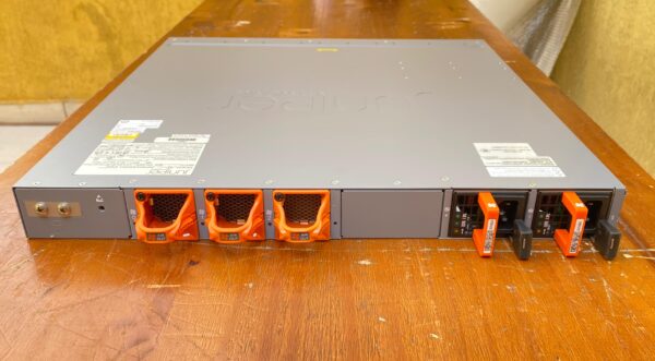 JUNIPER MX204 ROUTER MX204-HW-BASE JUNOS-64 DUAL AC POWER