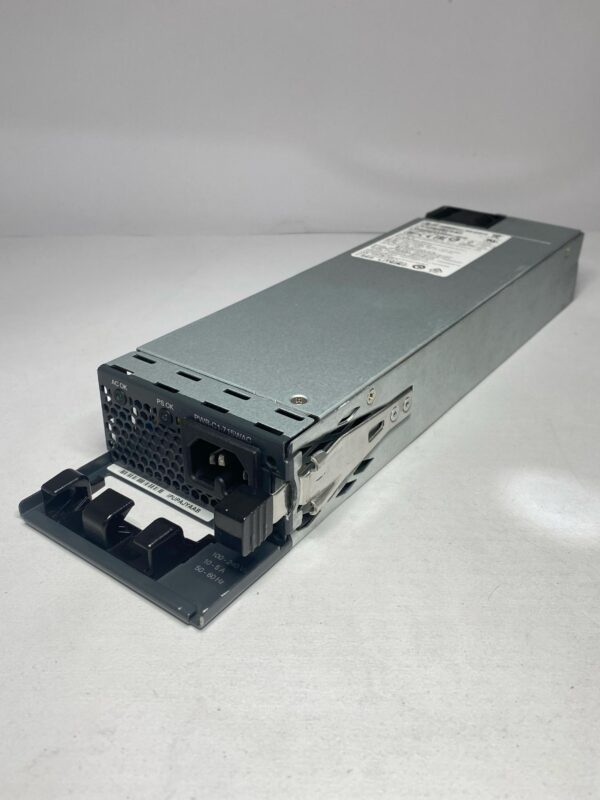 FONTE CISCO 715W P/ SWITCH 9300 341-0560-03 PWR-C1-715WAC